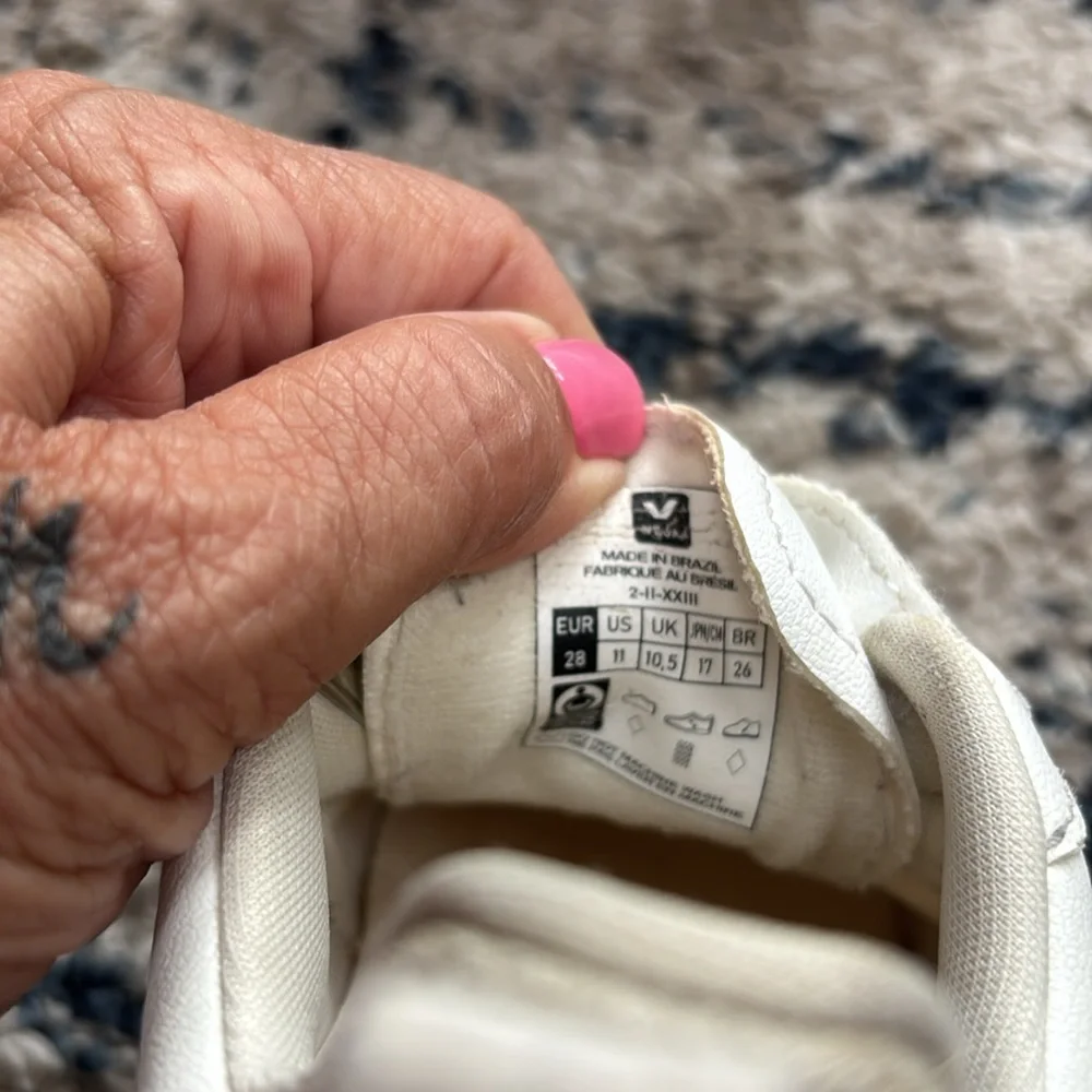 Veja toddler size 11 sneakers EUC - Picture 6 of 8